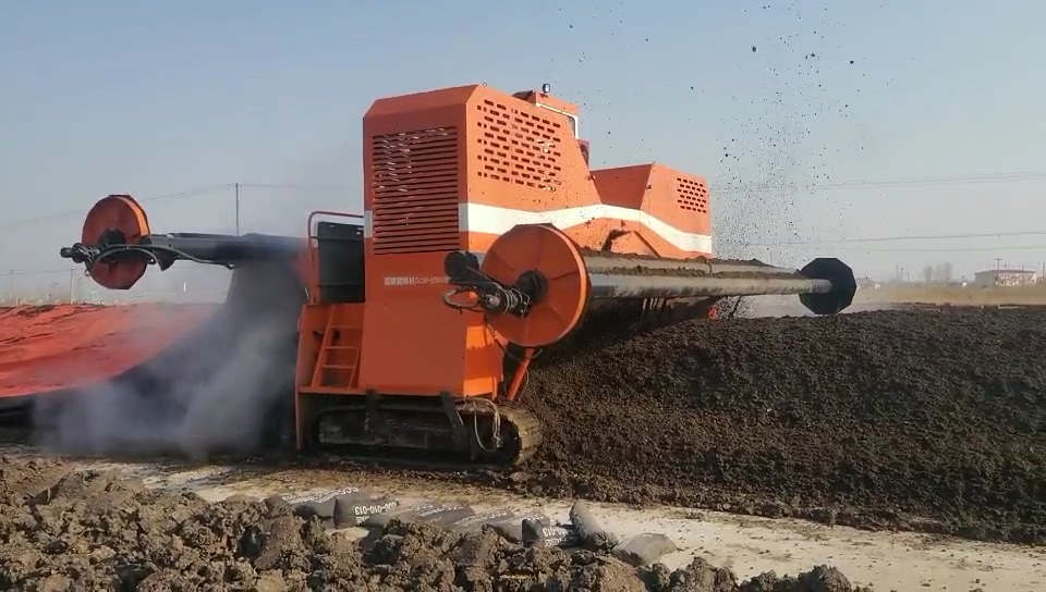 M4800 crawler compost turner