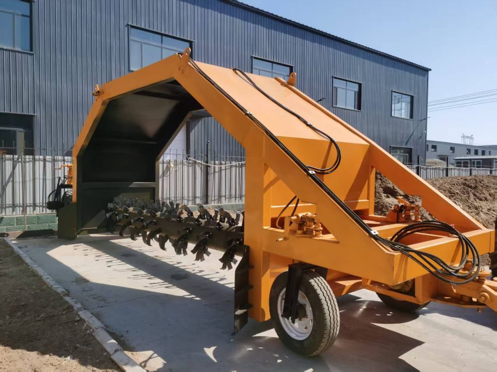 MT5000 tractor-pulled compost turner