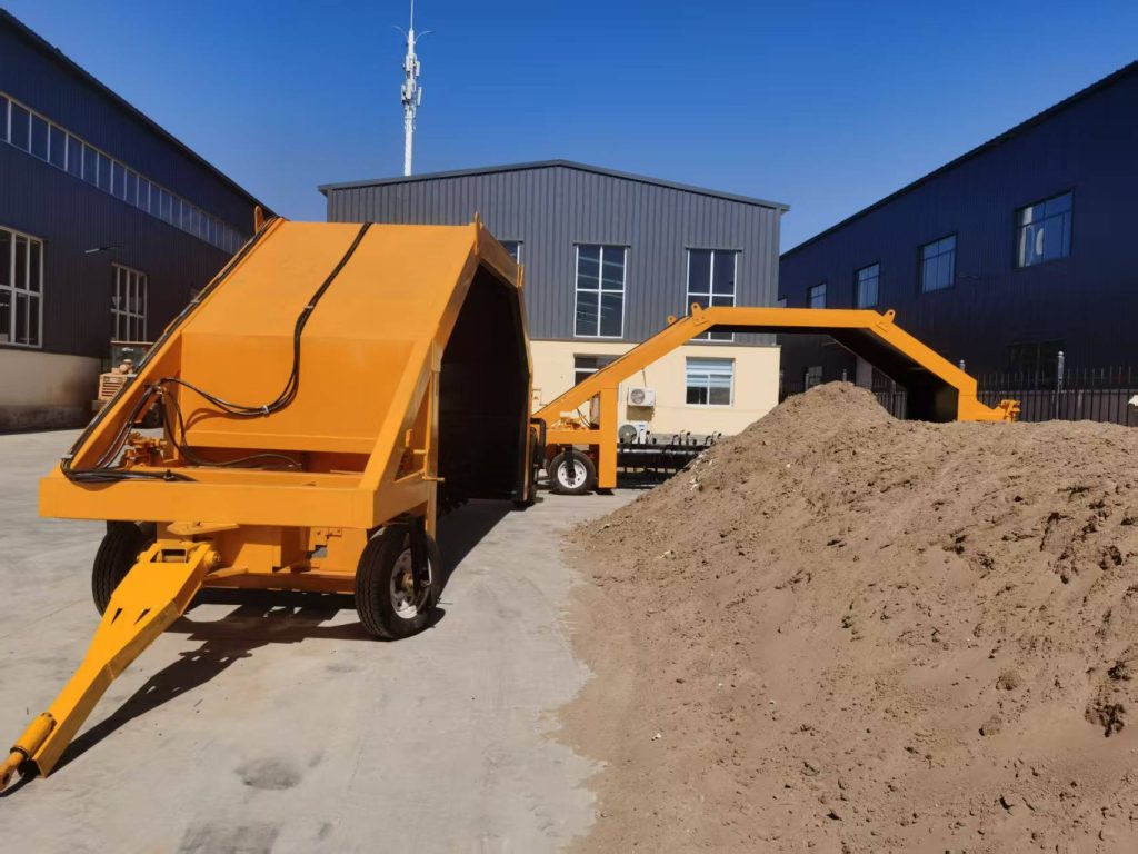MT5000 tractor-pulled compost turner